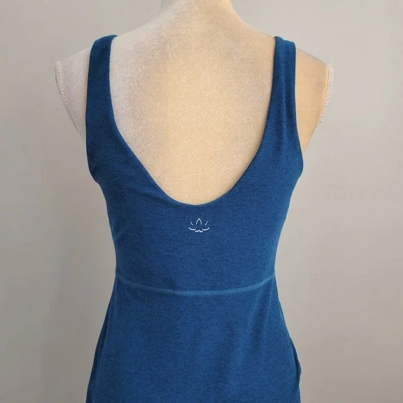 BEYOND YOGA Size Medium Sleeveless V-Neck Navy 'Spacedye Inspire Midi Dress' - Picture 7 of 9